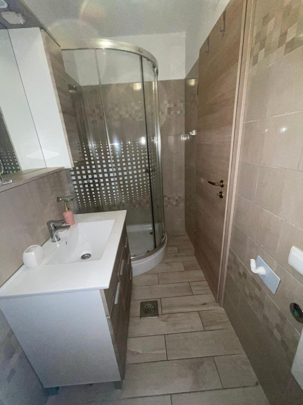 קרס Crveni Apartman מראה חיצוני תמונה