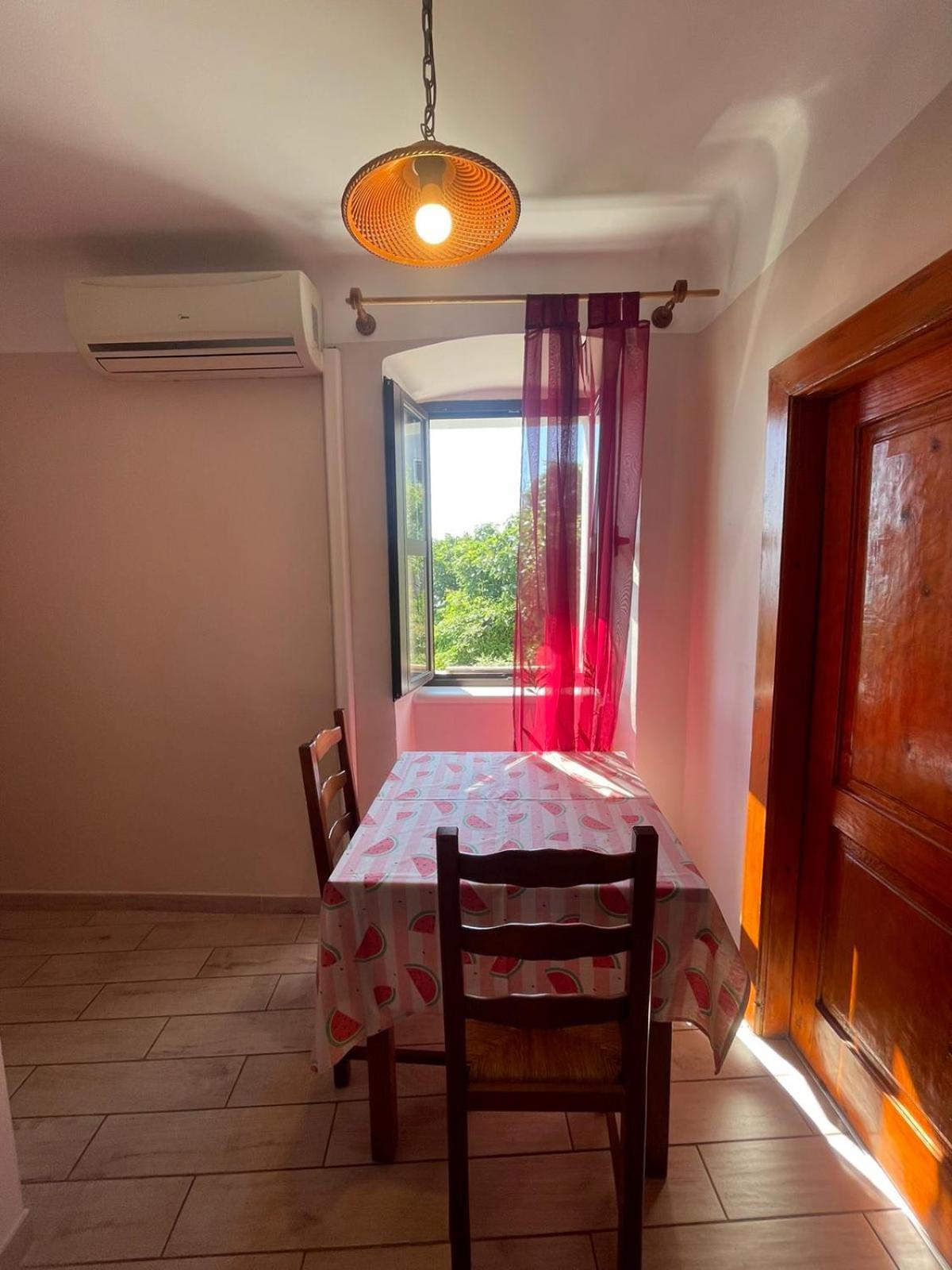 קרס Crveni Apartman מראה חיצוני תמונה